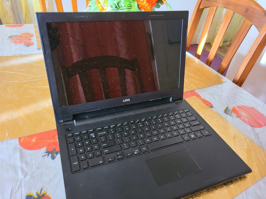 DELL Inspiron 15 - HENTECH~IT EXPERTS